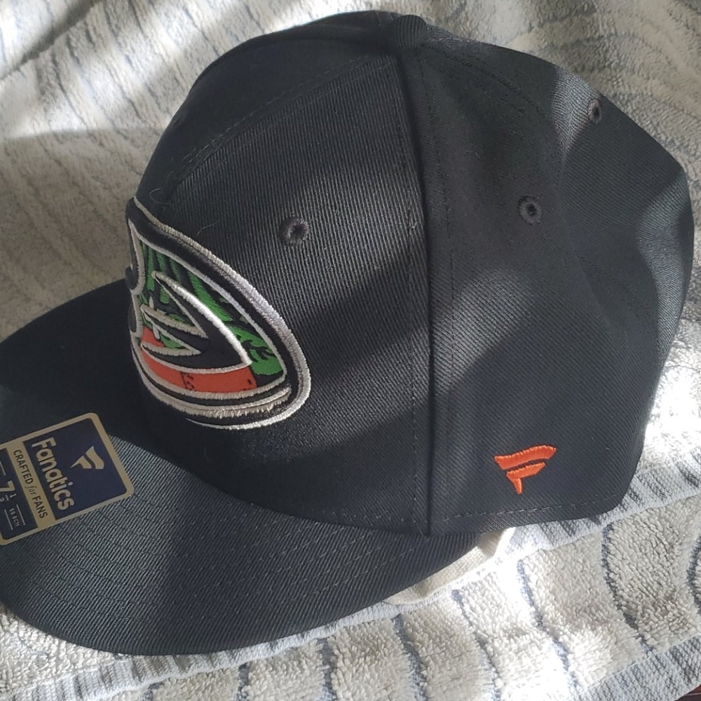 ANAHEIM DUCKS HAT - Picture 2 of 4